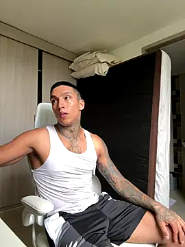 Snapshot of sendfer chatting on November 24, 2025, 7:46 pm sendfer online show from November 24, 2025, 7:46 pm