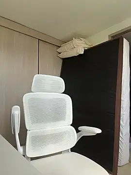 Snapshot of sendfer chatting on December 5, 2025, 8:05 pm sendfer online show from December 5, 2025, 8:05 pm