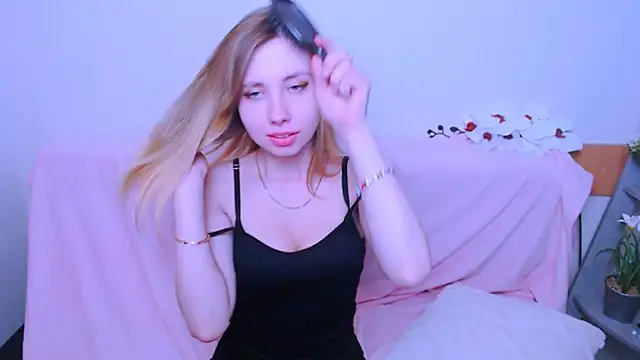 Snapshot of AliceFire_ chatting on May 5, 2026, 11:29 am AliceFire online show from May 5, 2026, 11:29 am