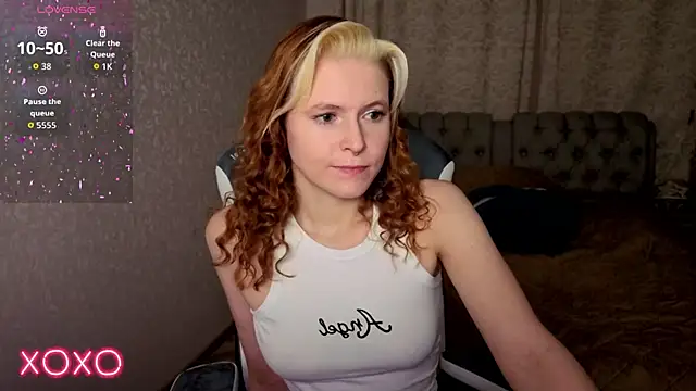 rocky foxy online show from October 23, 2025, 10:52 pm