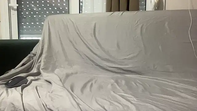 Akismegls online show from April 18, 2026, 1:59 pm