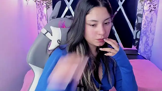 Lia 14  online show from January 30, 2025, 5:39 pm