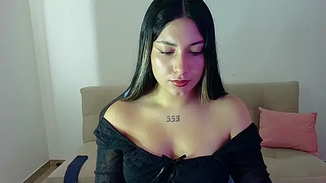 Lia 14  online show from April 14, 2026, 5:08 pm