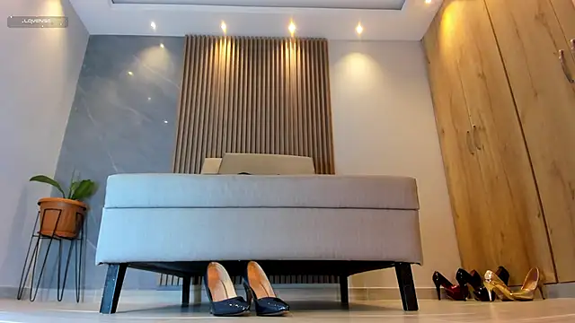 Katherinlevinee1 online show from March 18, 2025, 10:48 pm