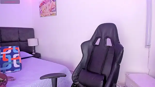 Megan Miles02 online show from November 18, 2025, 8:57 pm