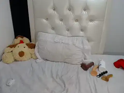 milk azahara online show from October 3, 2025, 6:21 am