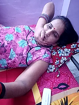 Snapshot of reemacouple007 chatting on May 16, 2026, 10:36 am reemacouple007 online show from May 16, 2026, 10:36 am
