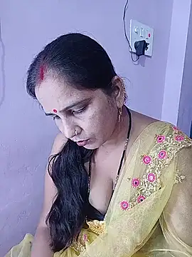 Snapshot of reemacouple007 chatting on June 16, 2026, 9:34 am reemacouple007 online show from June 16, 2026, 9:34 am