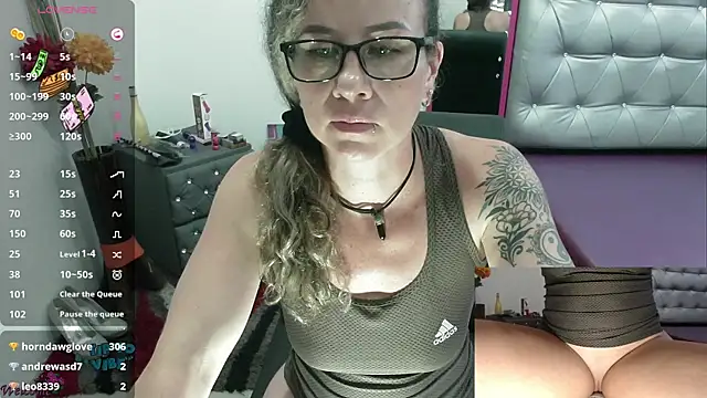 Snapshot of ViickySexy chatting on January 7, 2025, 10:52 pm ViickySexy online show from January 7, 2025, 10:52 pm
