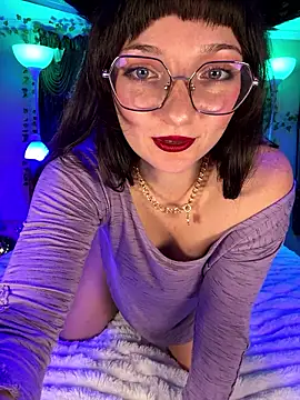 urpuppymoon online show from January 8, 2026, 2:03 am