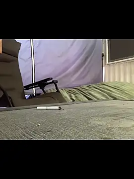 Snapshot of BobbyQ29 chatting on November 26, 2025, 2:18 pm BobbyQ29 online show from November 26, 2025, 2:18 pm