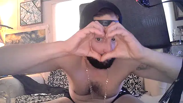 BobbyQ29 online show from May 27, 2026, 5:32 pm