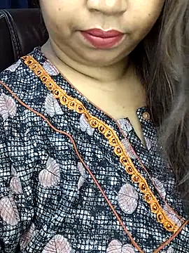 Ravina patil1 online show from September 22, 2025, 5:37 pm