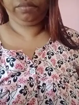 Ravina patil1 online show from April 15, 2026, 6:09 am