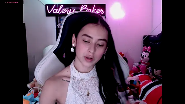 Snapshot of ValeryBaker_ chatting on October 24, 2025, 2:13 pm ValeryBaker online show from October 24, 2025, 2:13 pm