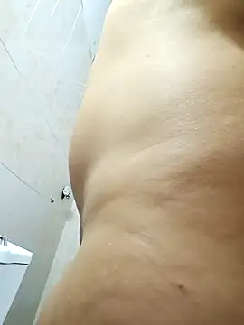 Ariakris online show from April 26, 2026, 5:43 pm