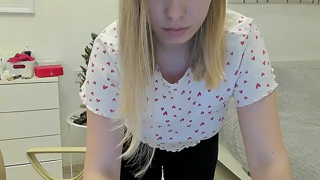 Snapshot of Mia_shy1 chatting on December 28, 2024, 2:10 pm Mia shy1 online show from December 28, 2024, 2:10 pm