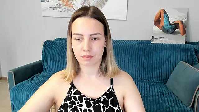 Snapshot of Mia_shy1 chatting on March 22, 2025, 11:32 am Mia shy1 online show from March 22, 2025, 11:32 am