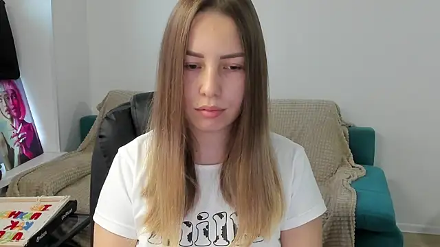 Snapshot of Mia_shy1 chatting on December 15, 2025, 6:39 am Mia shy1 online show from December 15, 2025, 6:39 am