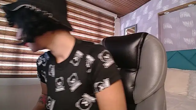 Moony 14 online show from March 6, 2025, 2:18 pm