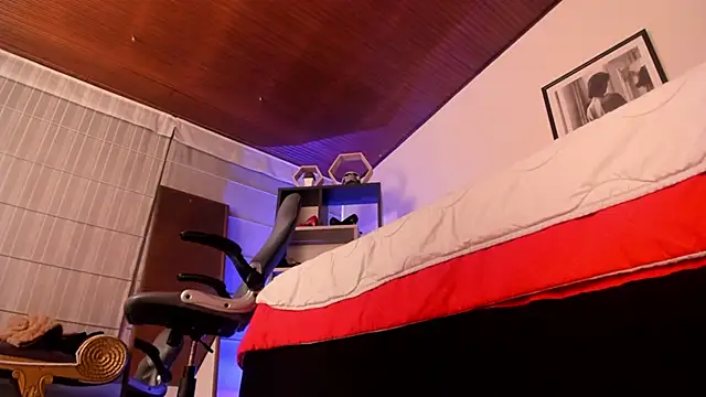 Moony 14 online show from November 1, 2025, 1:13 pm