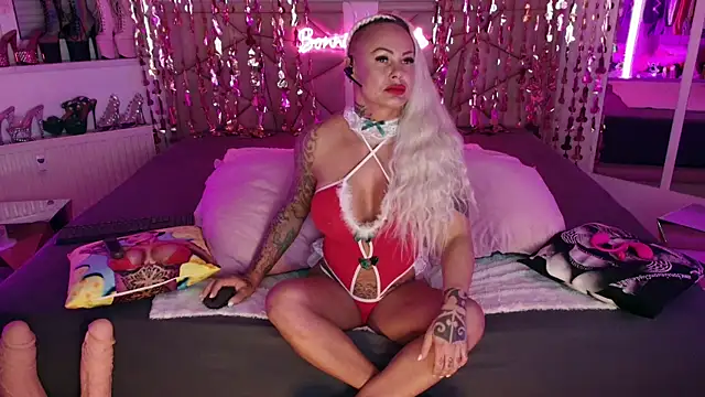 Snapshot of bonnievonclyde chatting on December 9, 2024, 6:46 pm bonnievonclyde online show from December 9, 2024, 6:46 pm