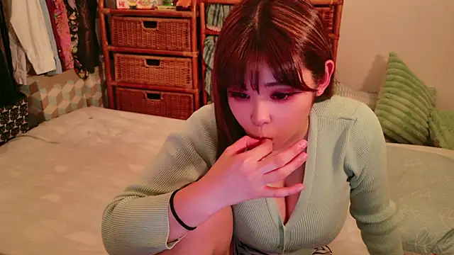 Megu Melon online show from December 4, 2024, 3:43 pm