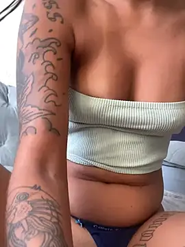 Snapshot of poliannaxx chatting on January 19, 2025, 9:13 pm poliannaxx online show from January 19, 2025, 9:13 pm