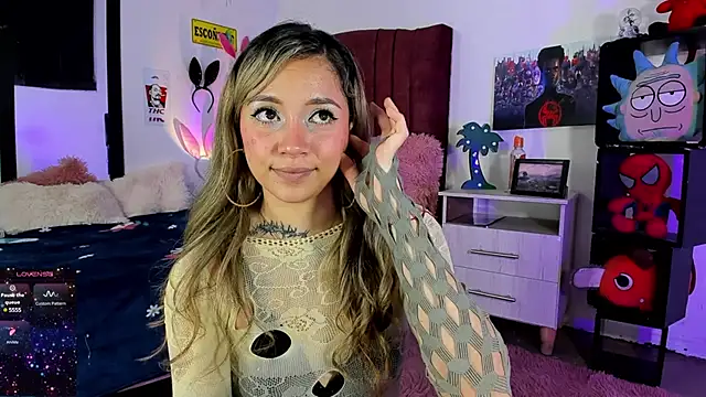 alisson zafiro  online show from February 13, 2025, 4:11 am