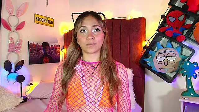 alisson zafiro  online show from March 21, 2025, 6:16 am