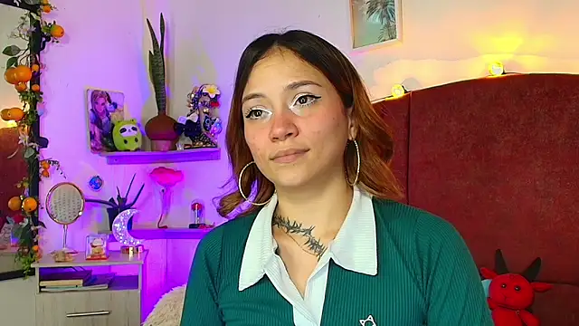 alisson zafiro  online show from April 11, 2026, 1:32 am