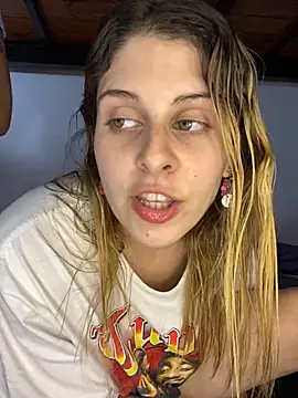 Snapshot of FlorBich chatting on November 29, 2025, 4:48 am FlorBich online show from November 29, 2025, 4:48 am