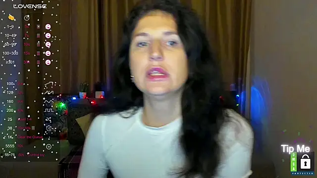 Alianna Solo Kisses online show from November 29, 2025, 6:27 am