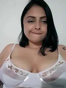 Snapshot of MelannyBell chatting on December 14, 2024, 11:01 pm MelannyBell online show from December 14, 2024, 11:01 pm