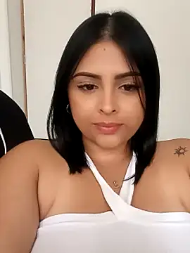 Snapshot of MelannyBell chatting on February 15, 2025, 7:06 pm MelannyBell online show from February 15, 2025, 7:06 pm