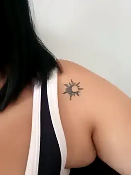 Snapshot of MelannyBell chatting on February 19, 2025, 8:41 pm MelannyBell online show from February 19, 2025, 8:41 pm