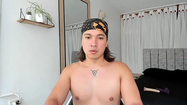 Valerioe online show from March 6, 2025, 7:54 pm