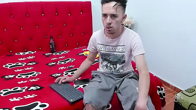 big-dicktop23 online show from December 15, 2024, 7:53 pm