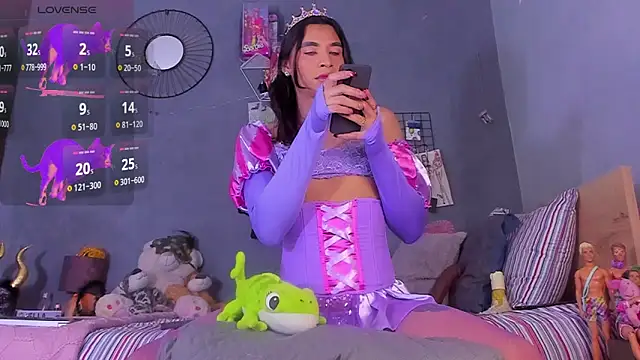 tiffbeatiful online show from November 1, 2025, 12:29 pm