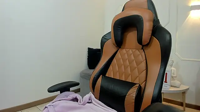 Lizzie Williams  online show from January 17, 2026, 3:11 am