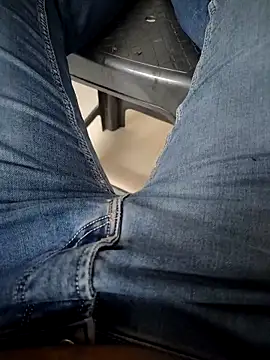 Snapshot of SplitPrestige19 chatting on November 21, 2025, 10:36 am SplitPrestige19 online show from November 21, 2025, 10:36 am