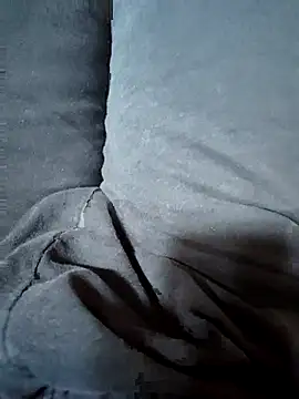 Snapshot of SplitPrestige19 chatting on December 4, 2025, 4:55 am SplitPrestige19 online show from December 4, 2025, 4:55 am