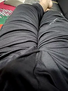 Snapshot of SplitPrestige19 chatting on February 17, 2026, 5:30 pm SplitPrestige19 online show from February 17, 2026, 5:30 pm