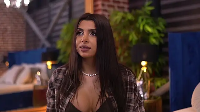 NicoleCellini online show from October 26, 2025, 6:58 pm