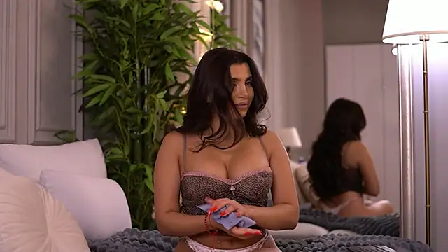 NicoleCellini online show from March 4, 2026, 7:31 pm