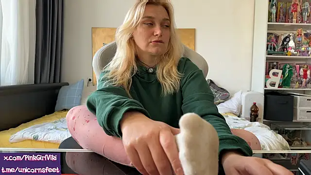 unicornsfeet online show from April 23, 2026, 11:42 am