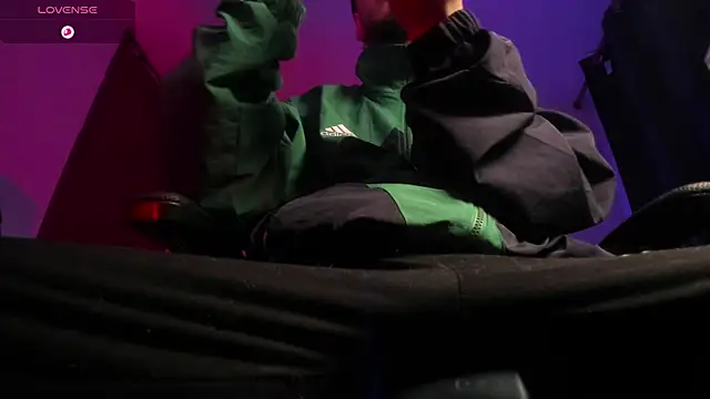 s sven03 online show from December 16, 2025, 10:59 pm