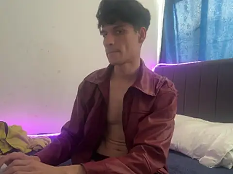 Zlestkarr online show from June 3, 2026, 9:31 pm