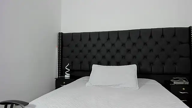 Rubi Sky online show from December 18, 2025, 2:56 pm