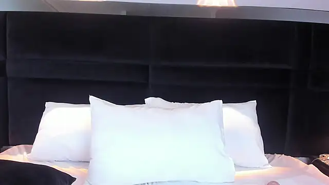 Snapshot of MiaStor chatting on January 21, 2025, 5:30 pm MiaStor online show from January 21, 2025, 5:30 pm